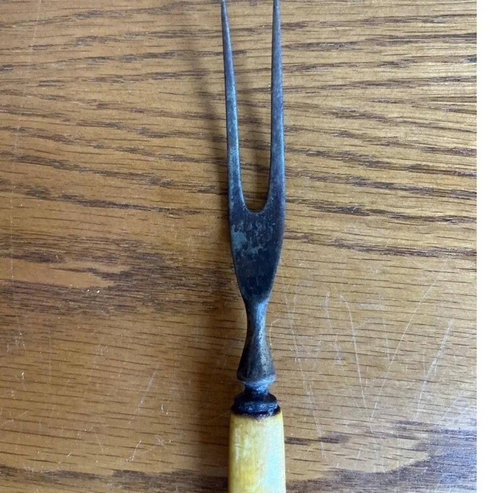 Vintage Carving‎ / Serving Fork Bakelite?